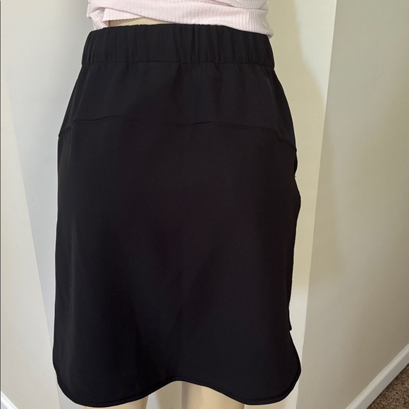 Lululemon On the Fly Skirt size 8 - Picture 5 of 7